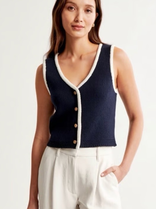 Abercrombie & Fitch Sweaters - NWT Abercrombie & Fitch Mara Black Button Up Sweater Vest